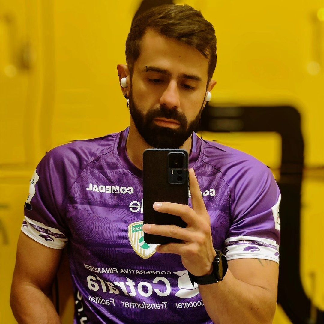 <strong>Carlos R.</strong>